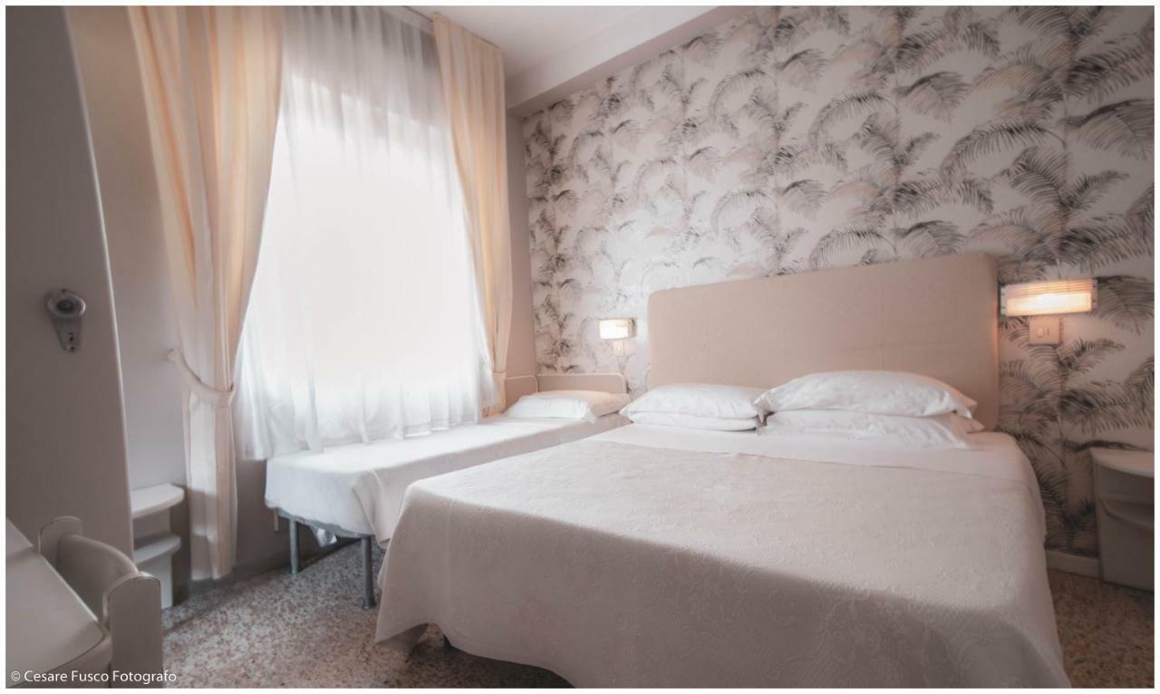 Hotel Maarea Мілано-Маріттіма Екстер'єр фото